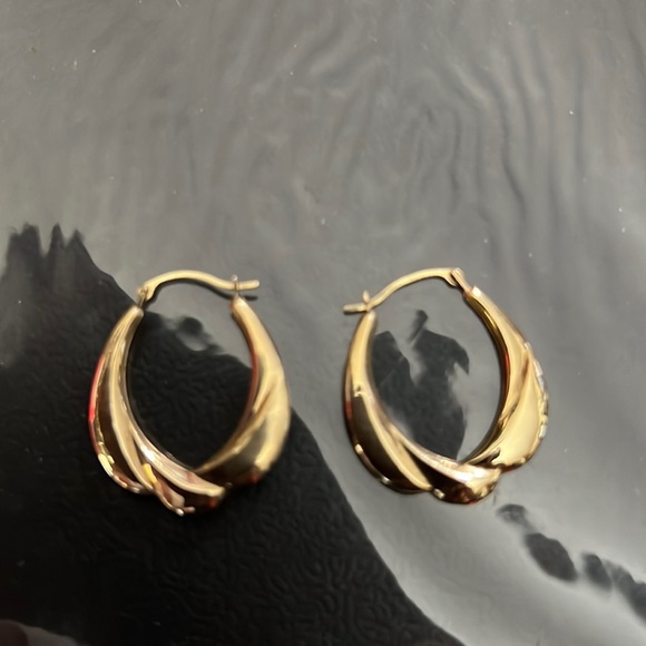 10 karat gold, hoops 100% guarantee real..! - Picture 4 of 5